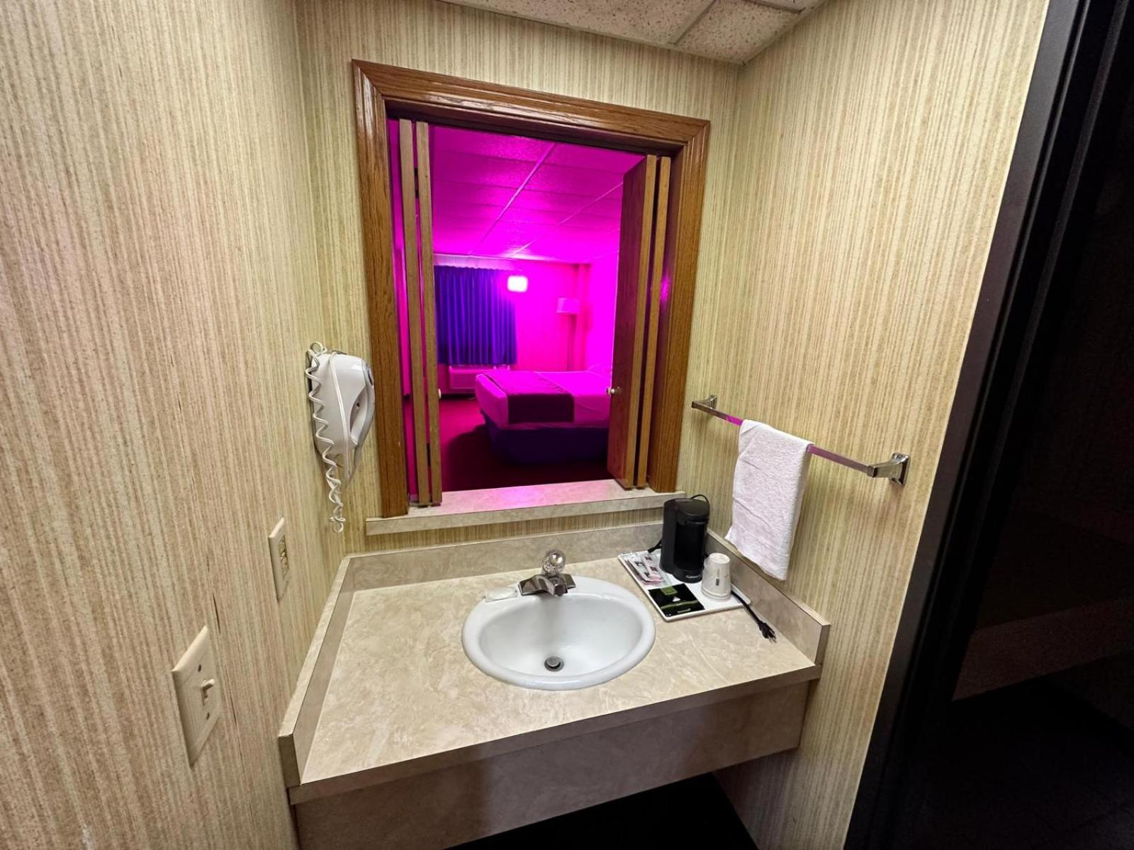 Travel Inn&Suites Emporia Esterno foto