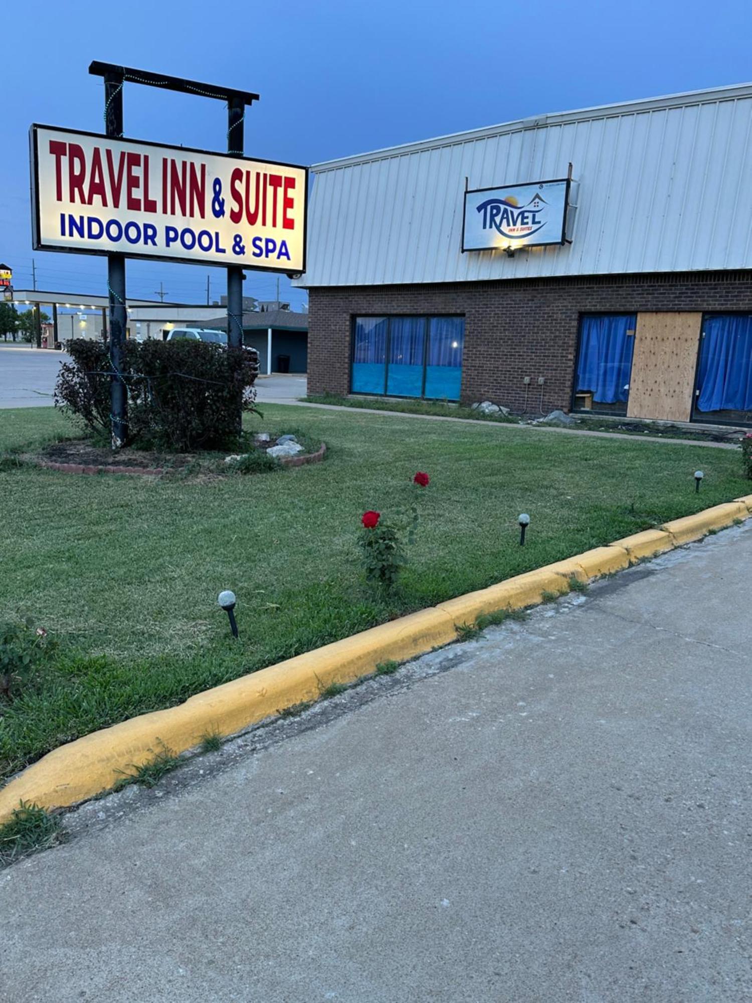 Travel Inn&Suites Emporia Esterno foto