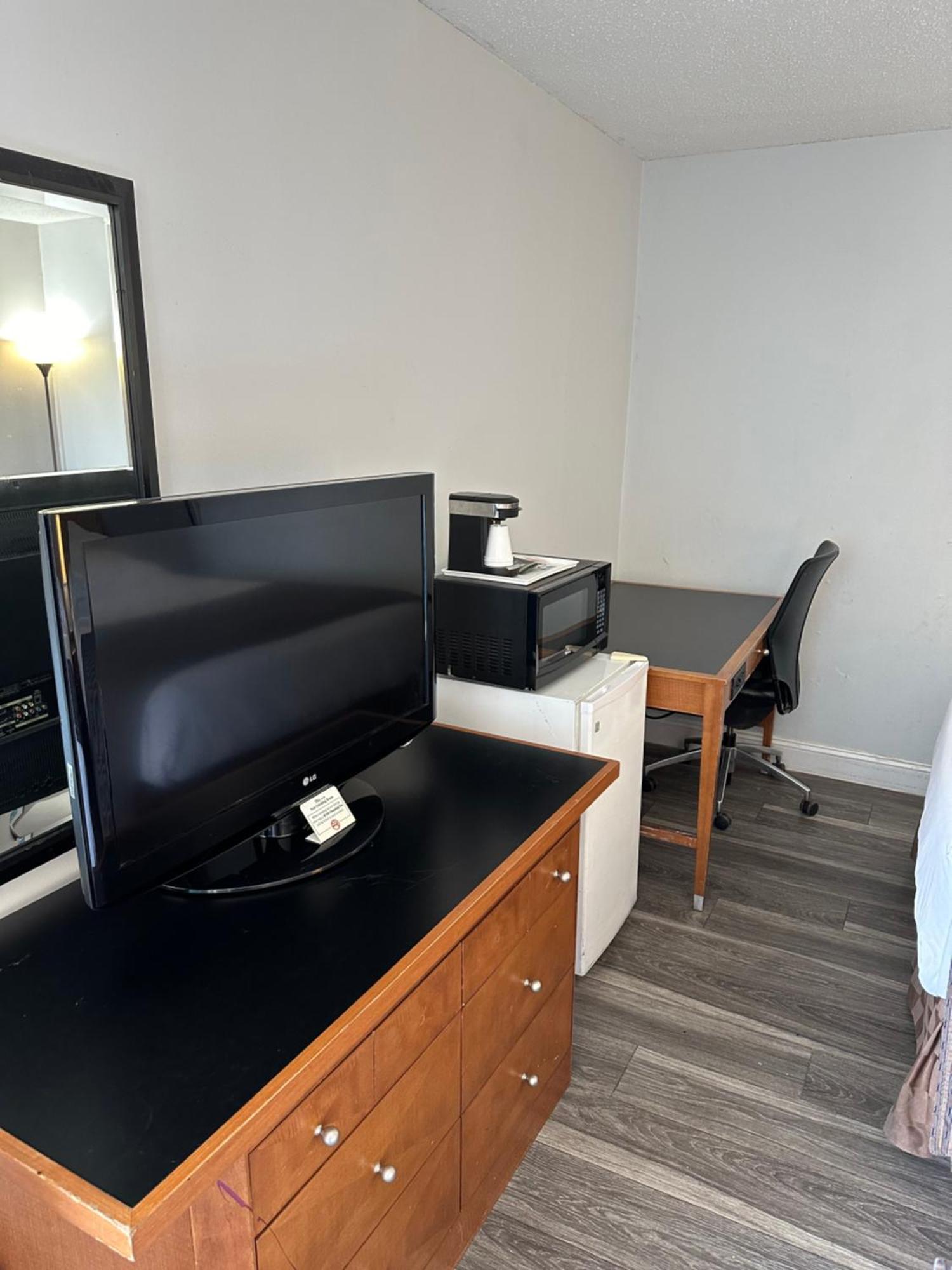 Travel Inn&Suites Emporia Esterno foto