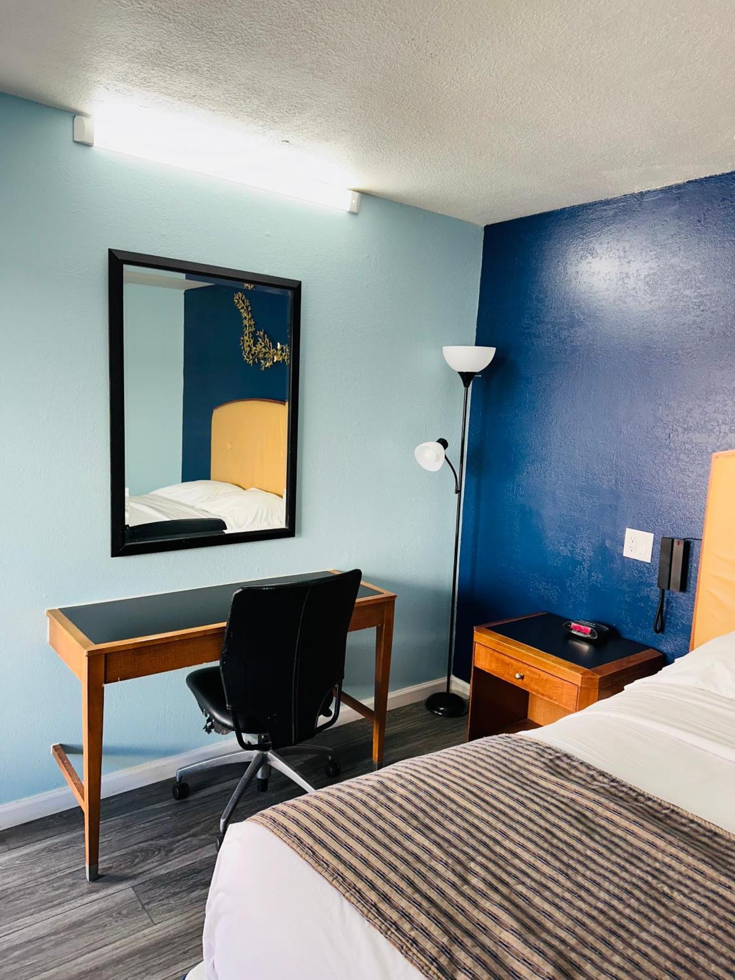 Travel Inn&Suites Emporia Esterno foto